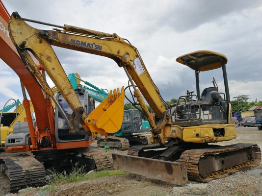 ขายครับPC40MR2 ขายตามสภาพครับ ฌซ่ใหม่ บุ๋งกี้ใหม่ เครื่องแรงดีครับ ปั้มอ่อน (ราคา250000) สนใจติดต่อ0851562314 k.บอย