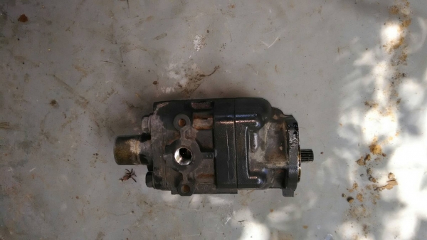 ปั้มใฮโนลิกคูโบต้าเดิมๆL45L47มีสองตัวคับ