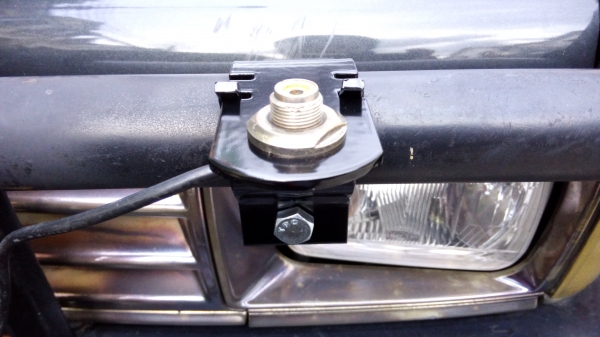 เม้าท์สายอากาศ ว. BullBar Antenna เม้าท์สายอากาศ ว. BullBar Antenna