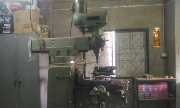 ขายถูกเครื่องมิลลิ่ง M4 MANFORD ราคาพิเศษไปเลย ไต้หวัน แถมปากกา เครื่องอยุ่แถวมีนบุรี  ติดต่อ อัม 0865113880