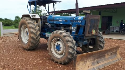 ขายรถไถFord 7810 2เพลา คานหน้าคาร่าโร อิมวอยสภาพสวยพร้อมใช้ ต่อคุณอ๊อฟพิจิตร086-737-9991 ขายรถไถFord 7810 2เพลา คานหน้าคาร่าโร อิมวอยสภาพสวยพร้อมใช้ ต่อคุณอ๊อฟพิจิตร086-737-9991