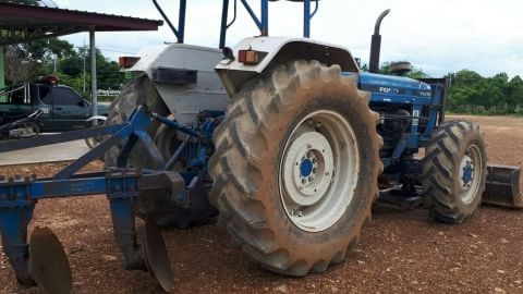 ขายรถไถFord 7810 2เพลา คานหน้าคาร่าโร อิมวอยสภาพสวยพร้อมใช้ ต่อคุณอ๊อฟพิจิตร086-737-9991