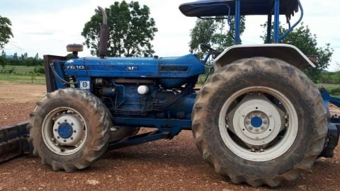 ขายรถไถFord 7810 2เพลา คานหน้าคาร่าโร อิมวอยสภาพสวยพร้อมใช้ ต่อคุณอ๊อฟพิจิตร086-737-9991 ขายรถไถFord 7810 2เพลา คานหน้าคาร่าโร อิมวอยสภาพสวยพร้อมใช้ ต่อคุณอ๊อฟพิจิตร086-737-9991