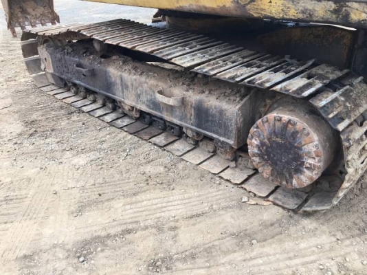 ขาย 495,000 บาท KOMATSU PC 200-5 ชีเรียล 6xxxx (คอนโทรลสั้น ) สภาพสวย พร้อมใช้งาน เครื่องปั้มดี โซ่ช่วงล่างสวย เอวแน่น รถทำงานดีเร็วไม่โหลด ไฟฟ้าขาดมอเตอร์คันเร่ง เอกสารสัญญาซื้อขาย  รถอยู่ จ.ร้อยเอ็ด โทร &amp;ไอดีไลน์ 0610710295