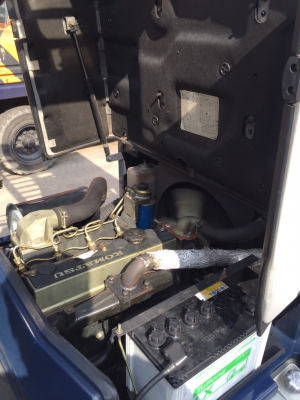 KOMATSU FD20-11 เครื่องดีเซล เกียร์ธรรมดา เสาสูง4เมตร สนใจติดต่อ 083-062-0223(ปอนด์)