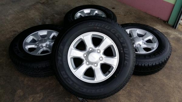ขายล้อแม็กป้ายแดง dmax 16&quot; ยางปี17 สนใจติดต่อร้าน ก.เจริญการยางครับ 081-3747940