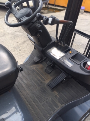 TOYOTA 8FG15 เครื่องเบนซิล+แก็ส2ระบบ เกียร์ออโต้ เสาสูง3เมตร งาสไลด์ สนใจติดต่อ 083-062-0223(ปอนด์)