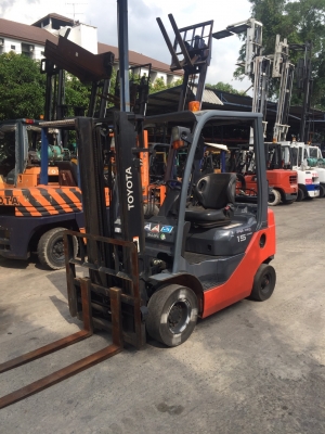 TOYOTA 8FG15 เครื่องเบนซิล+แก็ส2ระบบ เกียร์ออโต้ เสาสูง3เมตร งาสไลด์ สนใจติดต่อ 083-062-0223(ปอนด์)