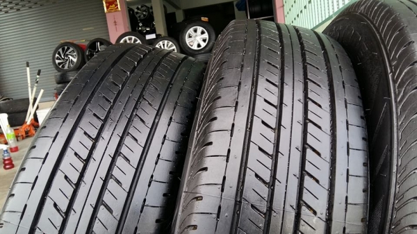 ขายล้อแม็กป้ายแดง revo 16"&times;6" ยางปี16 สนใจติดต่อร้าน ก.เจริญการยางครับ 081-3747940