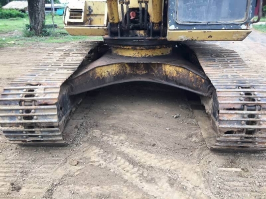 ขาย 495,000 บาท KOMATSU PC 200-5 ชีเรียล 6xxxx (คอนโทรลสั้น ) สภาพสวย พร้อมใช้งาน เครื่องปั้มดี โซ่ช่วงล่างสวย เอวแน่น รถทำงานดีเร็วไม่โหลด ไฟฟ้าขาดมอเตอร์คันเร่ง เอกสารสัญญาซื้อขาย  รถอยู่ จ.ร้อยเอ็ด โทร &amp;ไอดีไลน์ 0610710295