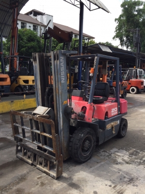 NISSAN N02 รถยกขนาด2ตัน เครื่องเบนซิล+แก๊ส เกียร์ธรรมดา เสาสูง4.30เมตร สนใจติดต่อ 083-062-0223(ปอนด์)