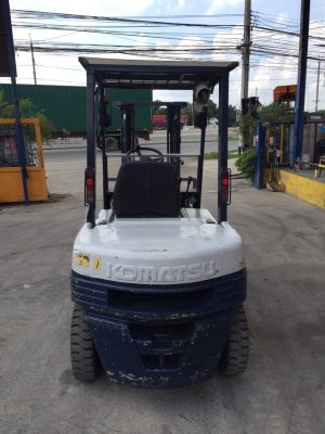 KOMATSU FD25-11เครื่องดีเซล เกียร์ธรรมดา เสาสูง3เมตร สนใจติดต่อ083-062-0223(ปอนด์) KOMATSU FD25-11เครื่องดีเซล เกียร์ธรรมดา เสาสูง3เมตร สนใจติดต่อ083-062-0223(ปอนด์)