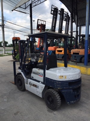 KOMATSU FD25-11เครื่องดีเซล เกียร์ธรรมดา เสาสูง3เมตร สนใจติดต่อ083-062-0223(ปอนด์) KOMATSU FD25-11เครื่องดีเซล เกียร์ธรรมดา เสาสูง3เมตร สนใจติดต่อ083-062-0223(ปอนด์)