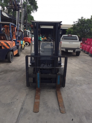 KOMATSU FD25-11เครื่องดีเซล เกียร์ธรรมดา เสาสูง3เมตร สนใจติดต่อ083-062-0223(ปอนด์) KOMATSU FD25-11เครื่องดีเซล เกียร์ธรรมดา เสาสูง3เมตร สนใจติดต่อ083-062-0223(ปอนด์)