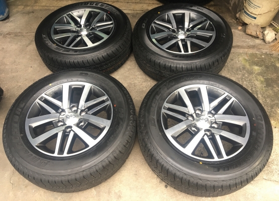 แม็กป้ายแดงพร้อมยางใหม่ Toyota New Fortuner 265-60-18 ปี 17