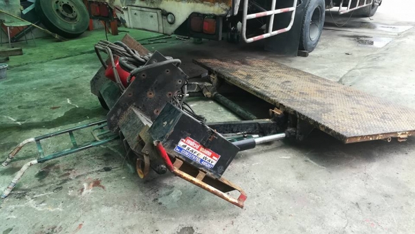 ขายคะลิฟท์สภาพพร้อมใช้คะ. ถอดจากรถ. ISUZU ใช้อุปกรครบคะ. ราคา60000 สนใจสอบถามใด้ที่ พิมพ์ใจ. 081-4825911 รุ่ง. 085-0097969
