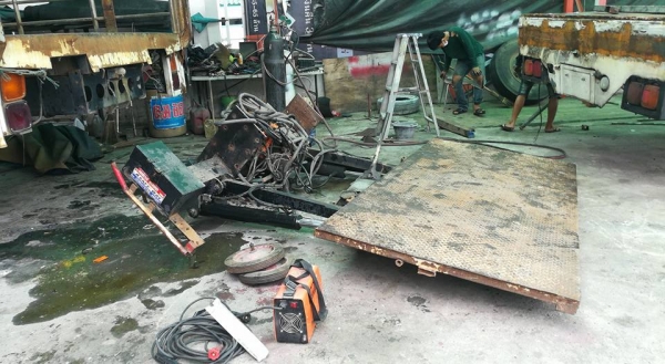 ขายคะลิฟท์สภาพพร้อมใช้คะ. ถอดจากรถ. ISUZU ใช้อุปกรครบคะ. ราคา60000 สนใจสอบถามใด้ที่ พิมพ์ใจ. 081-4825911 รุ่ง. 085-0097969