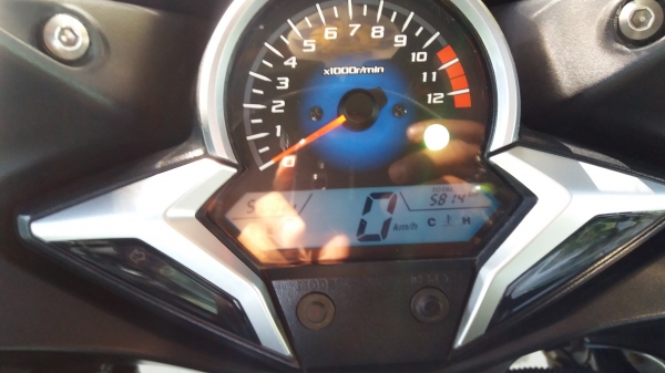 ขายเพราะอยากเปลื่ยนแนวครับ CBR250 ทะเบียนสวยๆ พร้อมโอนครับ