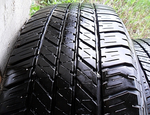 ยาง17กระบะสูง บริดสโตน 265-65-17ลงพื้นปี16 ดอกหนา1เซ็น ไม่มีปะเลย