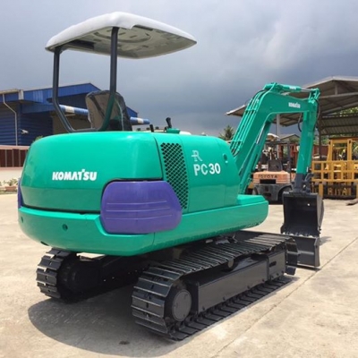 รถขุด KOMATSU PC30-7 ทำสีใหม่ นำเข้ามือสองญี่ปุ่น