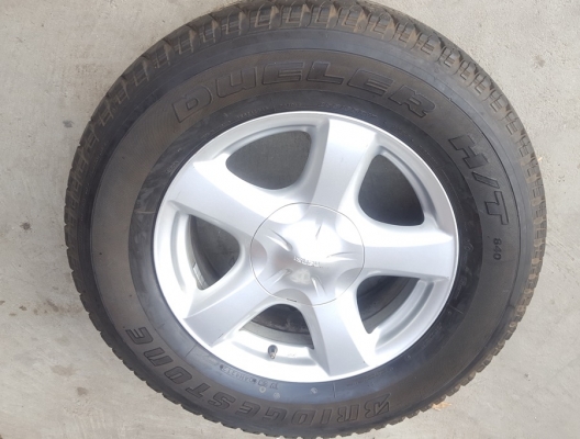 ขายล้อISUZU V Cross17 ยาง255/65/17 ปี12 4 ล้อ