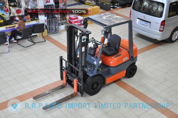 ขายรถโฟล์คลิฟท์มือสอง TOYOTA รุ่น 6FG25-31546 นำเข้าจากประเทศญี่ปุ่น 100\% ไม่เคยใช้งานในไทย