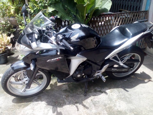 ขาย Honda CBR 250 i ปี 54 เครื่องดีเดิมๆ ไม่หลวมไม่ดัง แต่วิ่งเยอะ กุญแจเดิมมี 2 ดอก *แผงคอมีรอยเจาะใส่แฮนด์แต่งมา* ภายนอกมีรอยขีดข่วนบ้างนิดหน่อยตามรูป เล่มพร้อมชุดโอน ขาย Honda CBR 250 i ปี 54 เครื่องดีเดิมๆ ไม่หลวมไม่ดัง แต่วิ่งเยอะ กุญแจเดิมมี 2 ดอก *แผงคอมีรอยเจาะใส่แฮนด์แต่งมา* ภายนอกมีรอยขีดข่วนบ้างนิดหน่อยตามรูป เล่มพร้อมชุดโอน