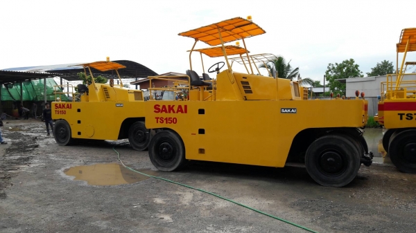 หารถรถบดล้อยางมาที่นี่นะครับ 9ล้อ7ล้อ SAKAI WATANABE DYNAPAC หารถรถบดล้อยางมาที่นี่นะครับ 9ล้อ7ล้อ SAKAI WATANABE DYNAPAC