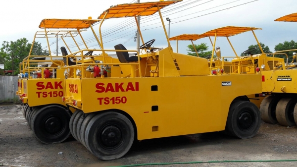 หารถรถบดล้อยางมาที่นี่นะครับ 9ล้อ7ล้อ SAKAI WATANABE DYNAPAC หารถรถบดล้อยางมาที่นี่นะครับ 9ล้อ7ล้อ SAKAI WATANABE DYNAPAC