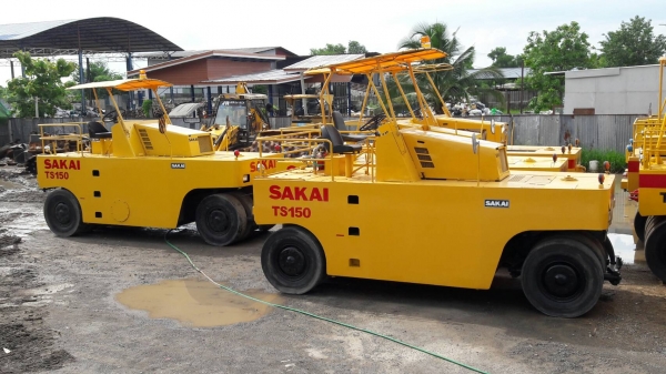 หารถรถบดล้อยางมาที่นี่นะครับ 9ล้อ7ล้อ SAKAI WATANABE DYNAPAC หารถรถบดล้อยางมาที่นี่นะครับ 9ล้อ7ล้อ SAKAI WATANABE DYNAPAC