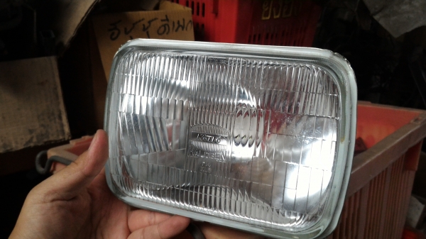 โคมไฟหน้า  Stanley Japan H4 เหลี่ยม