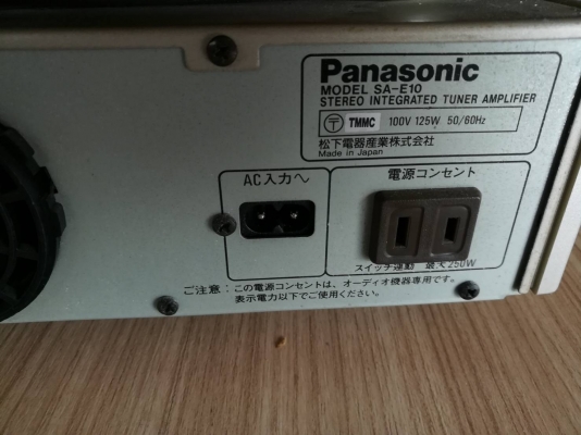 2 ชิ้นนี้ 1,500 บ. ส่งฟรี 083-2000058  LINE ID: line832923 ชุดเครื่องเสียง Panasonic แบบ 2 ชั้น  - STEREO CASSETTE DECK รุ่น RS - E10 - STEREO INTEGRATED TUNER AMPLIFIER รุ่น SA- E10