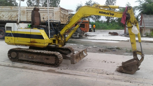 ขาย แบคโฮเล็ก KOMATSU PC30-6 ปั้มเฟือง สภาพดีพร้อมใช้งาน เครื่องดี ปั้มดี ช่วงล่างเต็ม เอกสารใบซื้อขาย