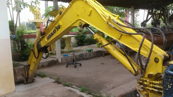 ขาย แบคโฮเล็ก KOMATSU PC30-6 ปั้มเฟือง สภาพดีพร้อมใช้งาน เครื่องดี ปั้มดี ช่วงล่างเต็ม เอกสารใบซื้อขาย