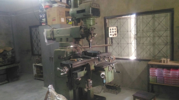 ขายถูกเครื่องมิลลิ่ง M4 MANFORD ราคาพิเศษไปเลย ไต้หวัน แถมปากกา เครื่องอยุ่แถวมีนบุรี ติดต่อ อัม 0865113880