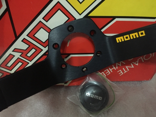 ขายพวงมาลัยmomoแท้