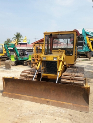 ขายรถดันดิน  MITSUBISHI  BD2G Z  เก่าญี่ปุ่นแท้  สภาพสวย  แทรค 70   มีเก๋งพร้อม   เครื่องปั๊มดี  ลองระบบกันได้ทุกวัน  โทร  089-3818694  ดวงนภา