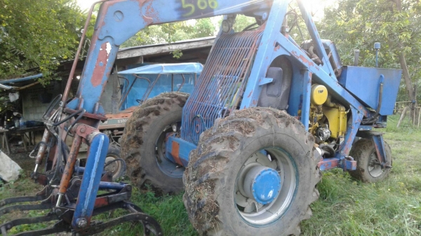 รถคีบอ้อยสามล้อ