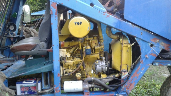 รถคีบอ้อยสามล้อ