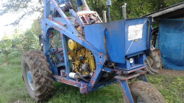 รถคีบอ้อยสามล้อ