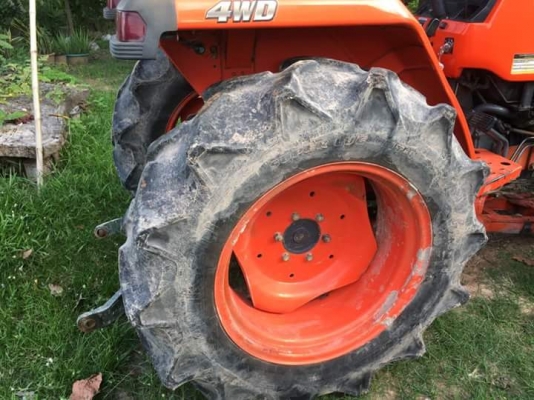 Kubota l3408 รถไถนานั่งขับ จดปี 51 พร้อมอุปกรณ์ 2 ชิ้น ใบดันกับผานหลัง Kubota l3408 รถไถนานั่งขับ จดปี 51 พร้อมอุปกรณ์ 2 ชิ้น ใบดันกับผานหลัง