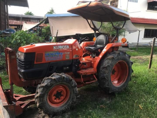Kubota l3408 รถไถนานั่งขับ จดปี 51 พร้อมอุปกรณ์ 2 ชิ้น ใบดันกับผานหลัง Kubota l3408 รถไถนานั่งขับ จดปี 51 พร้อมอุปกรณ์ 2 ชิ้น ใบดันกับผานหลัง