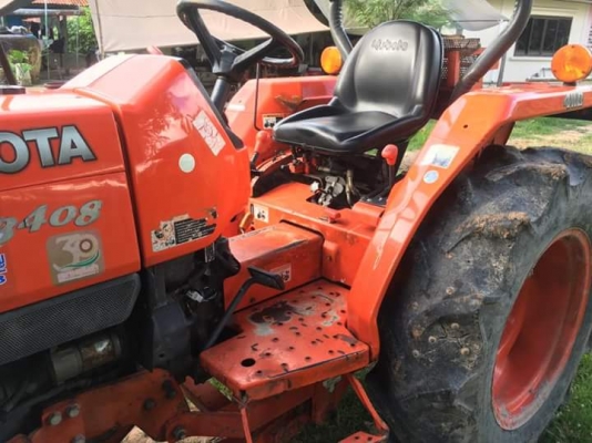 Kubota l3408 รถไถนานั่งขับ จดปี 51 พร้อมอุปกรณ์ 2 ชิ้น ใบดันกับผานหลัง Kubota l3408 รถไถนานั่งขับ จดปี 51 พร้อมอุปกรณ์ 2 ชิ้น ใบดันกับผานหลัง