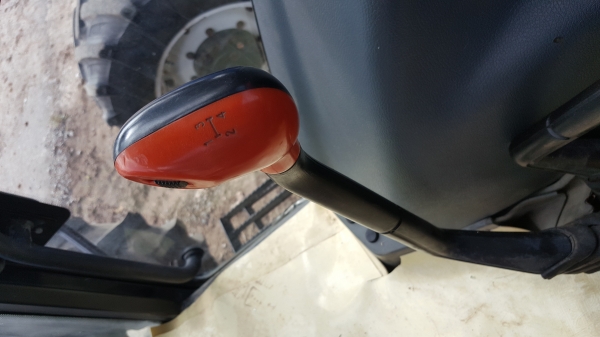 ขาย รถนอก New Holland TL90