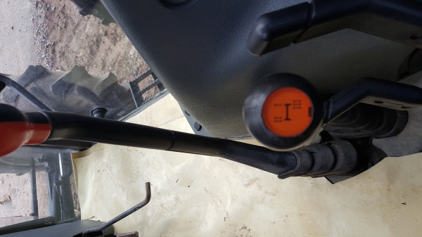 ขาย รถนอก New Holland TL90