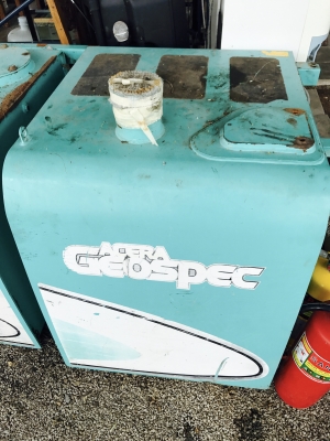 ขาย ถังน้ำมันโซล่า ถังน้ำมันไฮดรอลิค KOBELCO SK200-8 YN11