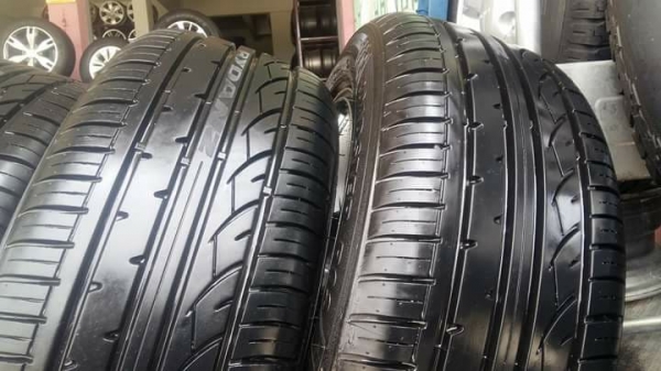 ขายยางปี 16 rydanz roadster ro2 195/55r15 สนใจติดต่อร้าน ก.เจริญการยางครับ 081-3747940