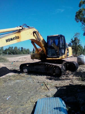 รถแบคโฮ KOMATSU PC200-6 รถมือสองไทย ทำงานก่อสร้างทางรถไฟอยู่จังหวัดนครราชสีมา