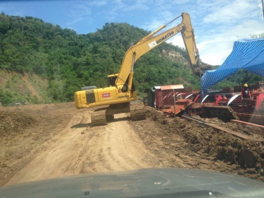 ขาย 1,250,000 บาท KOMATSU PC200-7 เครื่องดี ปั้มแรง โช่หนา เอวแน่น ไฟฟ้าครบ แอร์เย็น (เอกสารเล่มทะเบียน)  รถอยู่ จ.นครนายก โทร&amp;ไอดีไลน์ 0610710295