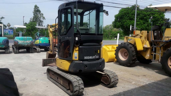 รถขุด Komatsu PC30MR-2 Cabin เก่าญี่ปุ่น